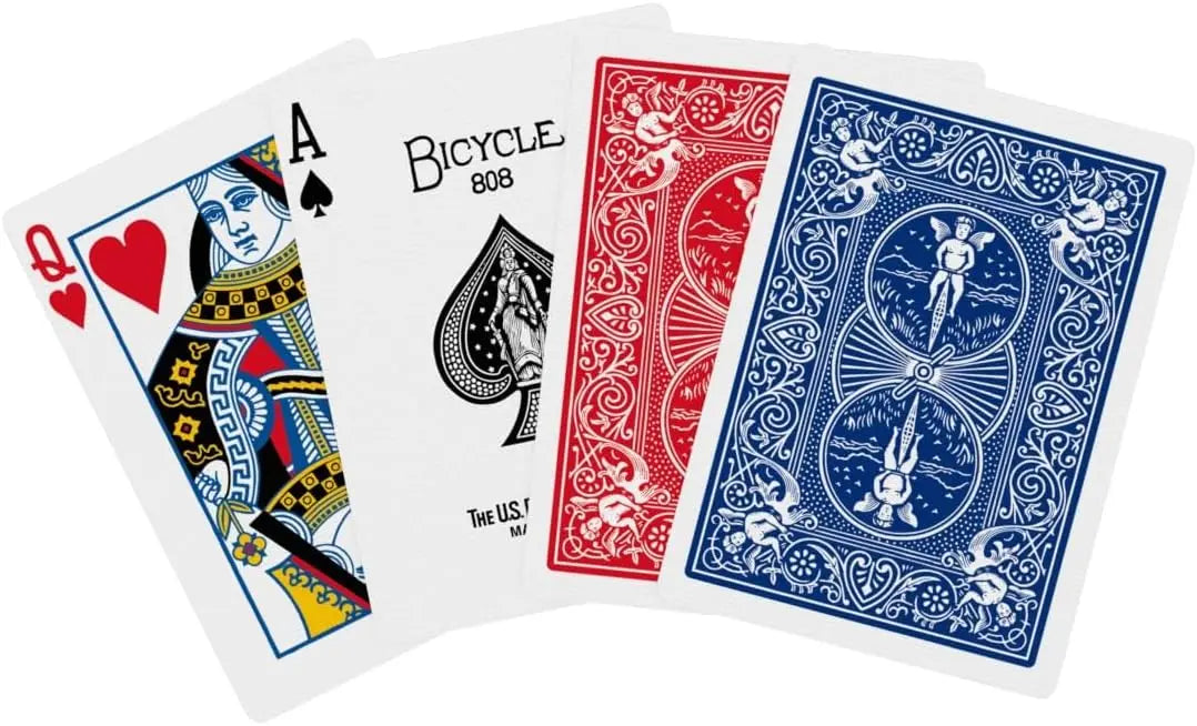 Un assortiment de trois cartes à jouer représentant un cœur, un vélo et divers motifs décoratifs.