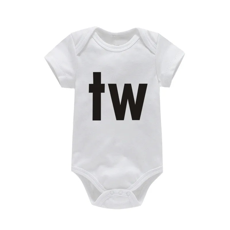 White letter TW print cotton baby bodysuit