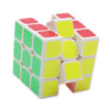 Puzzle magique 3x3 fait de blocs blancs et vert lime avec des accents jaunes.