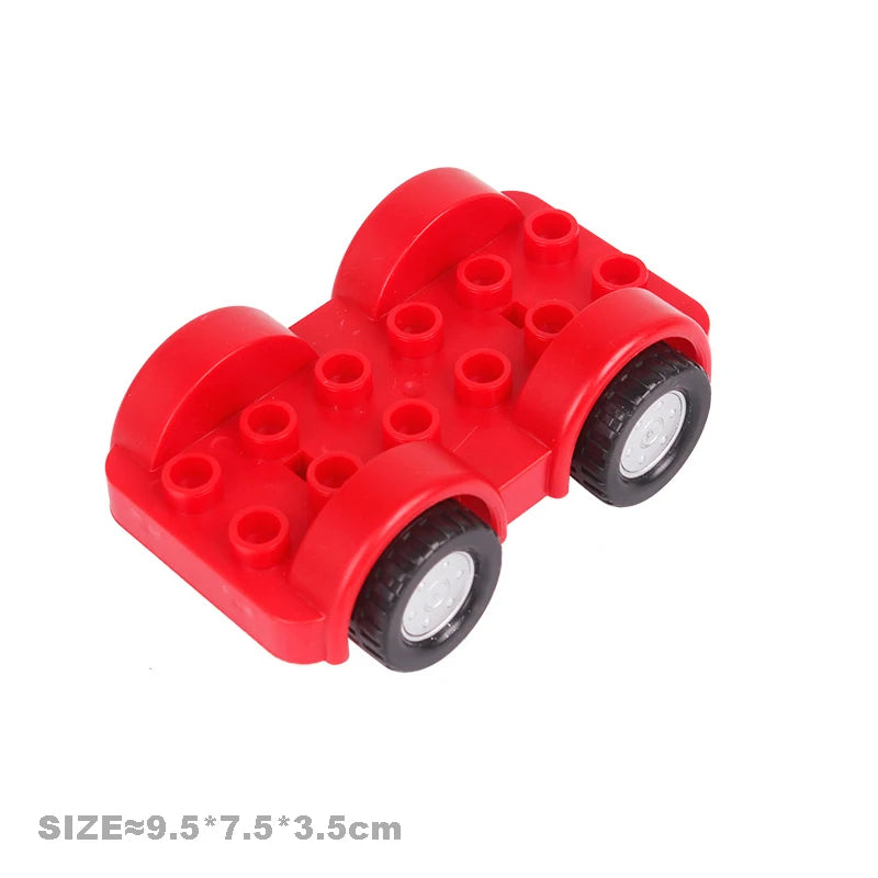 Red traffic building block set featuring a vehicle and trailer with wheels