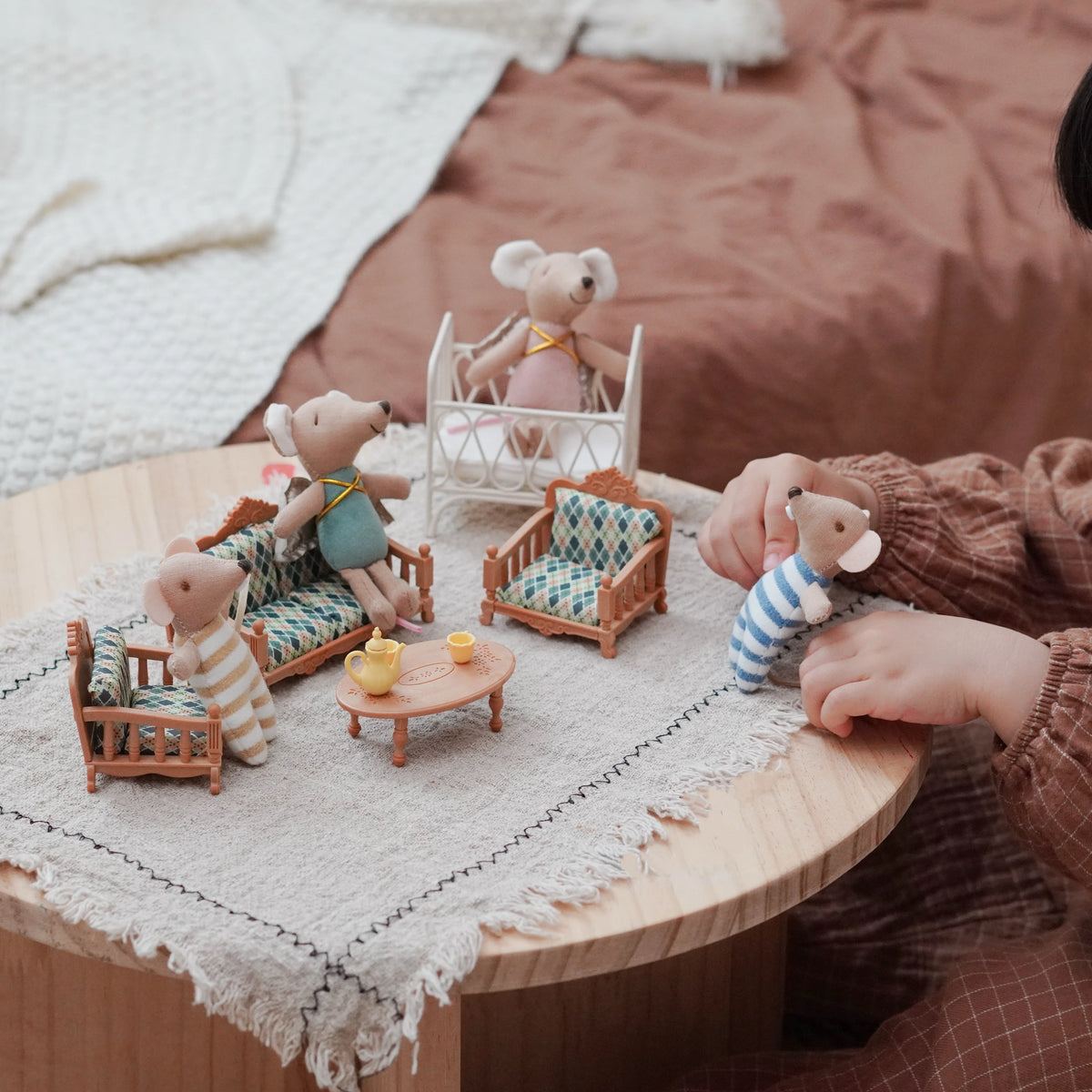 Mini Mouse Plush Doll – Soft Hand Puppet Toy for Kids