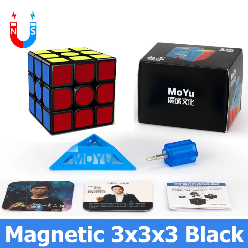 Un cube magnétique 3x3x3 noir et ses composants sont présentés sur un fond blanc.
