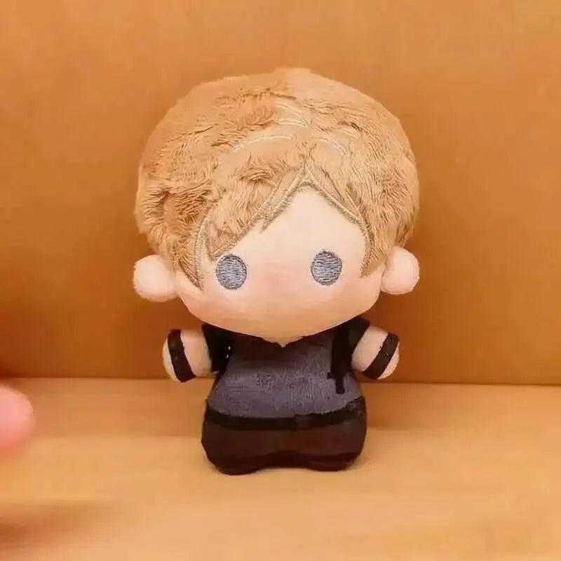 A plush doll set featuring characters Leon and Ashley from Resident Evil 9