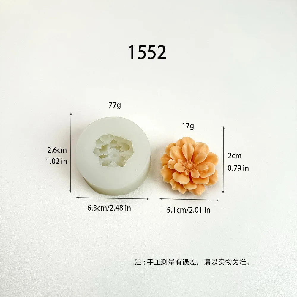 A white silicone mold for making 1552 carnation flowers, with dimensions and weight listed.