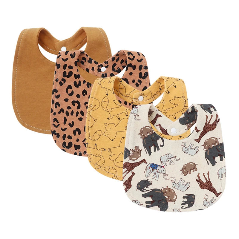 Ein Set von fünf karikaturigen Baby-Kragen und Kragen in Erdtönen wie Beige, Braun und Gelb.