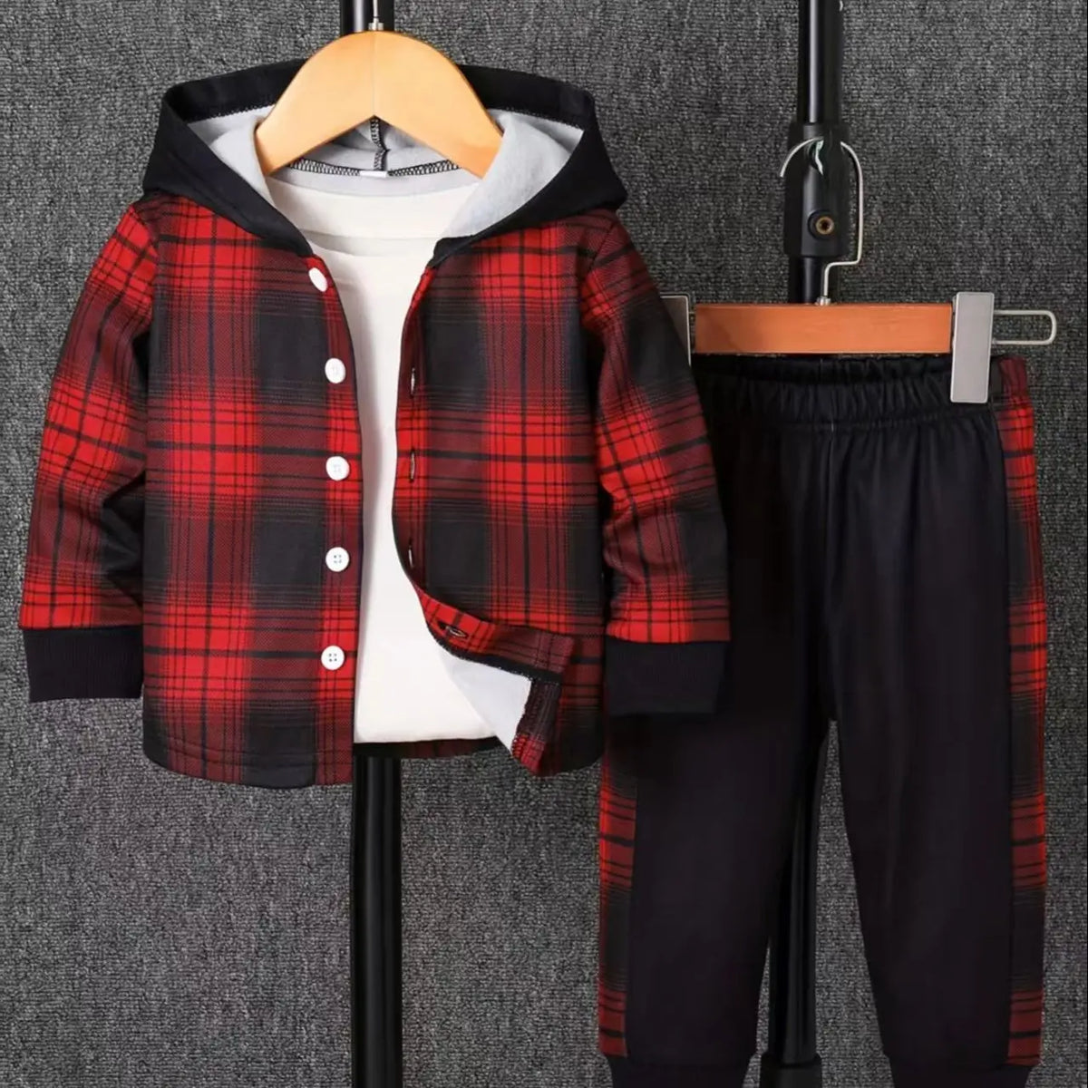 Toddler boys plaid print fleece-lined hooded two-piece set in red and black plaid.