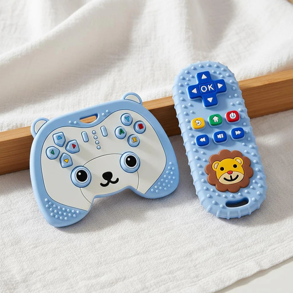 Juguete de silicona azul claro dual para dentición animal con cara de oso y botón OK.