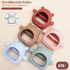 Colección de anillos de silicona para chupetes de oso en varios colores, incluyendo rosa, beige y azul claro, mostrados contr