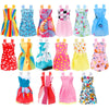 Collection d'accessoires et vêtements colorés pour mini-figurines.