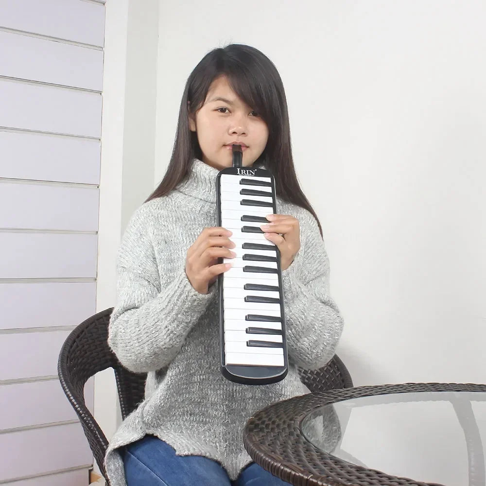 32-Key Portable Melodica with Windpipe and Backstrap