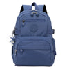 Sac de voyage robuste bleu marine avec plusieurs compartiments et un écusson logo circulaire.