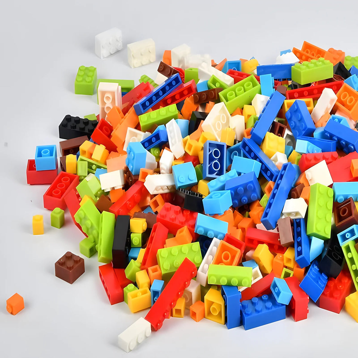Creative Building Blocks Set – 300 to 1000 Pieces