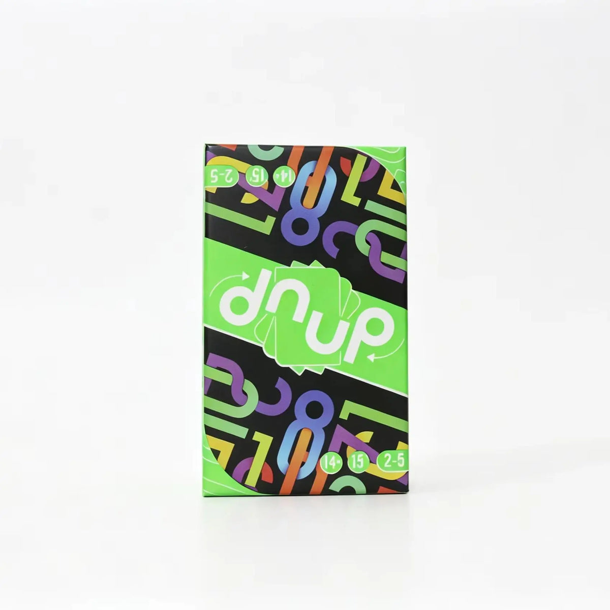 Boîte de jeu de cartes vertical avec fond vert vif, formes abstraites colorées et le logo Dnup.