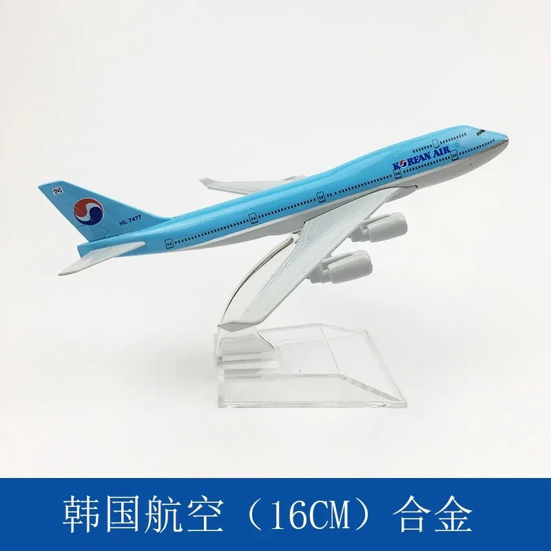 Diecast Metal Boeing Aircraft Model – 16 cm Collectible Display Piece