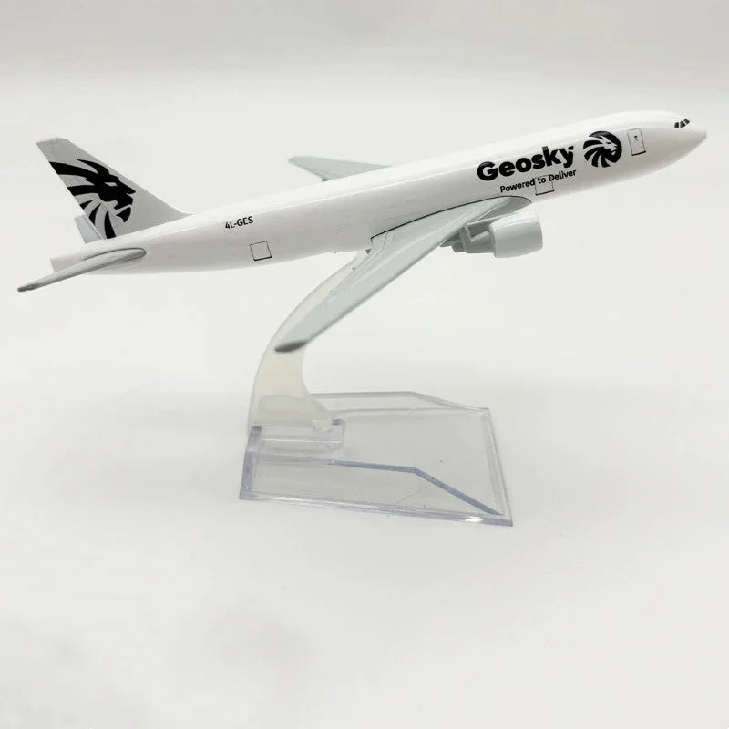 Diecast Metal Boeing Aircraft Model – 16 cm Collectible Display Piece