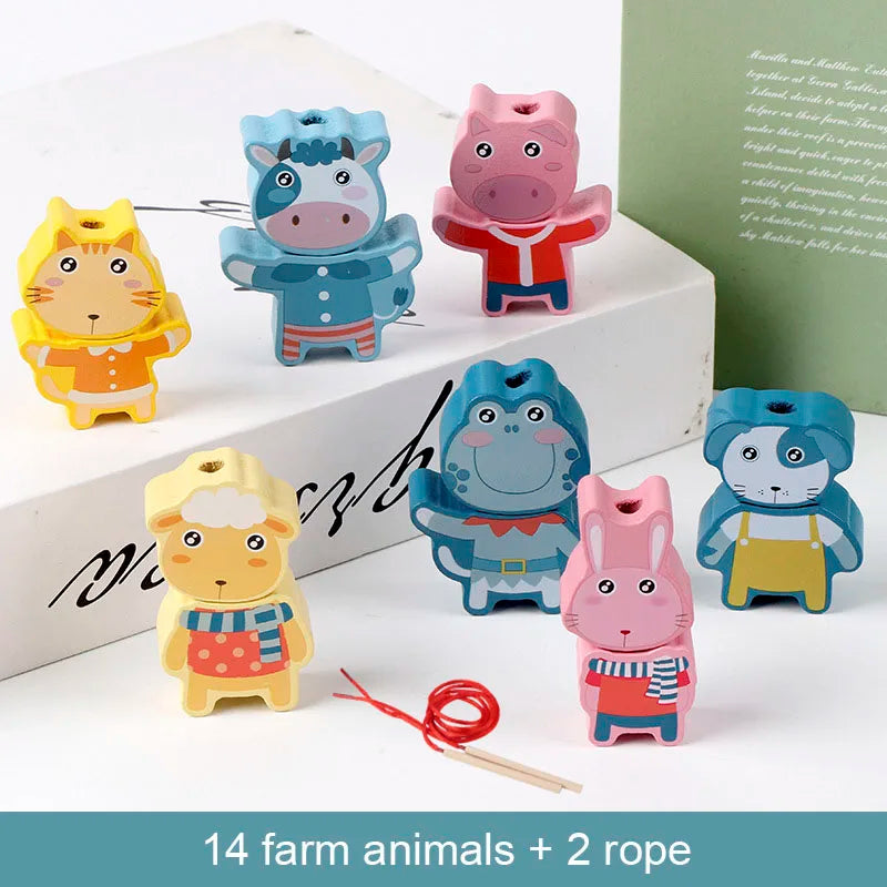 Collection de 14 animaux de ferme en bois et deux cordes pour l'entraînement Montessori.