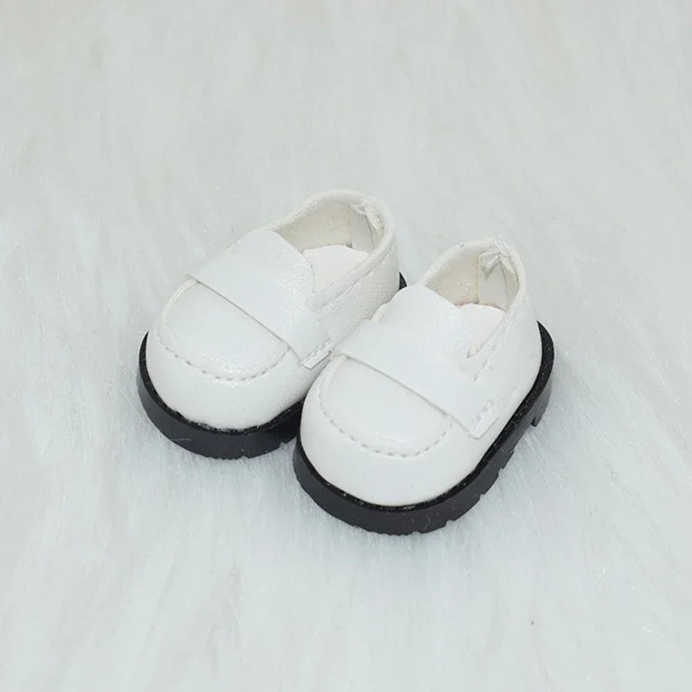 A pair of white casual sneakers designed for 17cm Labubu dolls