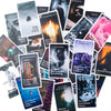 Collection de cartes oracles avec des thèmes variés comme la malédiction, l'engagement, la luxure et la fantaisie.