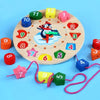 Horloge puzzle en bois avec pièces numérotées et un personnage, utilisée pour l'apprentissage précoce.