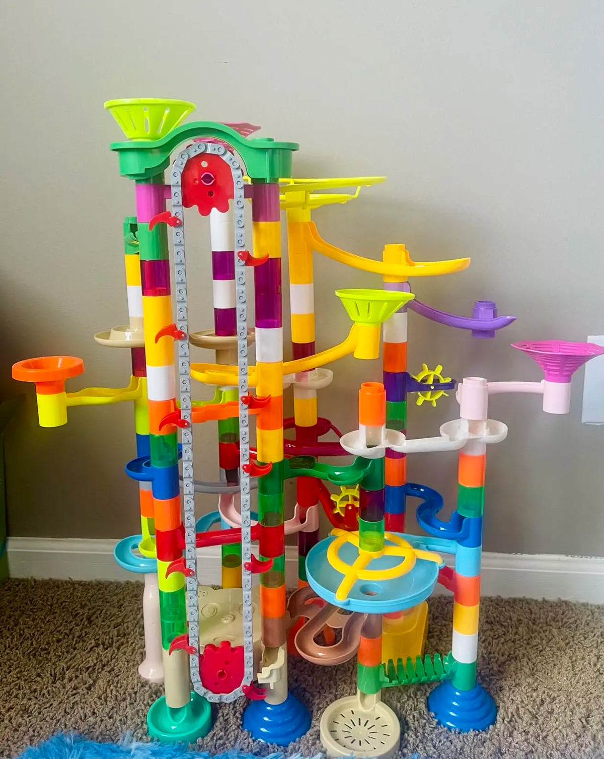 Glowing Marble Run with Motorized Elevator – 236-Piece STEM Building Set for Kids