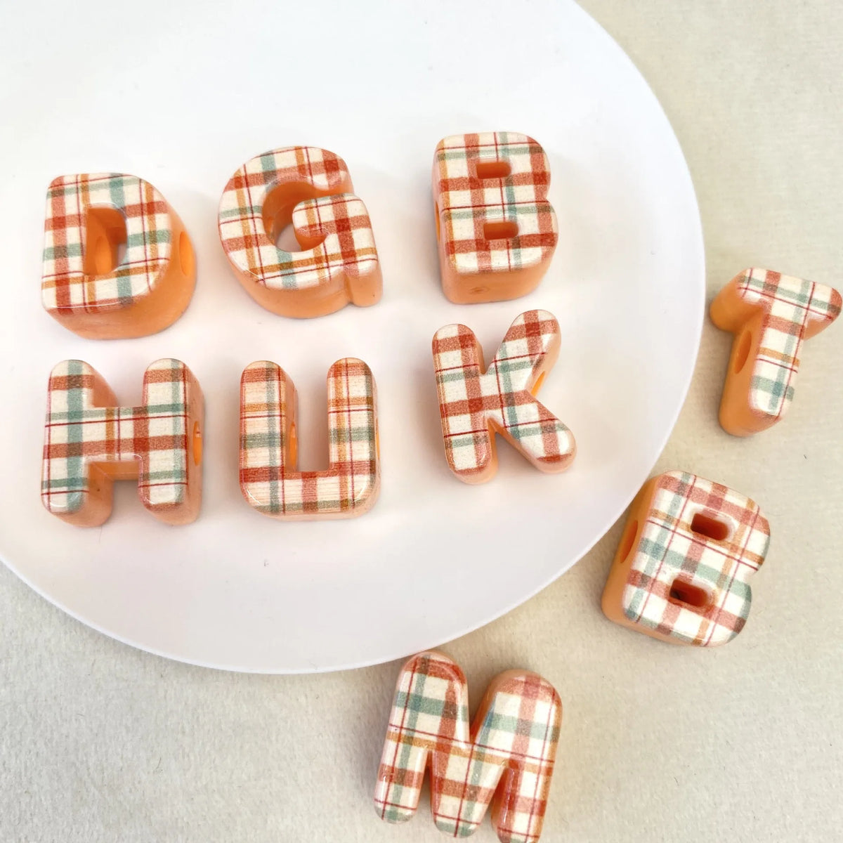 Acrylic Alphabet Beads for DIY Phone Chains and Keychains