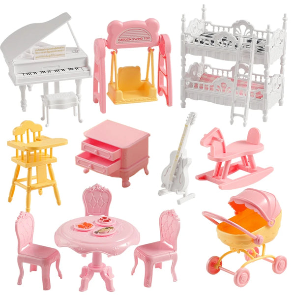 Un conjunto de muebles en miniatura para casa de muñecas: un piano rosa, un columpio amarillo, una cuna blanca y varios acces