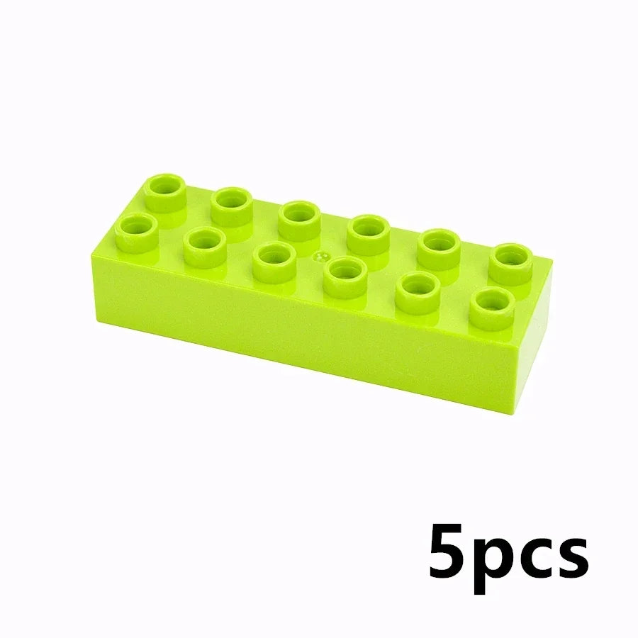 Une rangée de cinq blocs de construction vert lime vif avec des têtes circulaires.