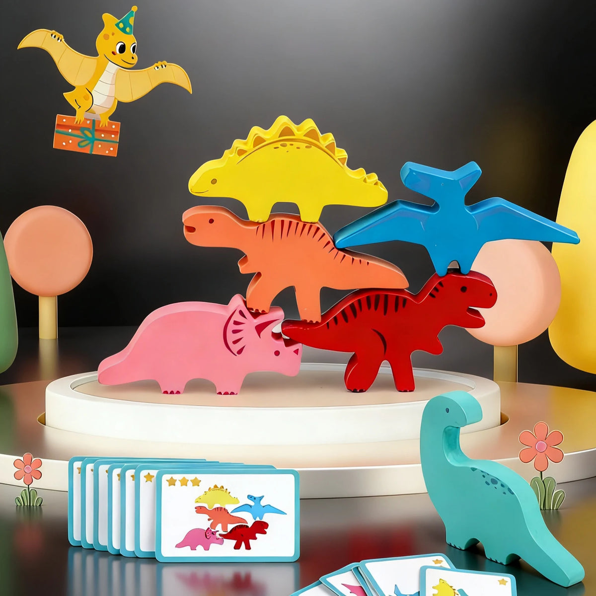 Un jeu de construction de dinosaures en bois multicolores, présenté sur un plateau rond en bois.