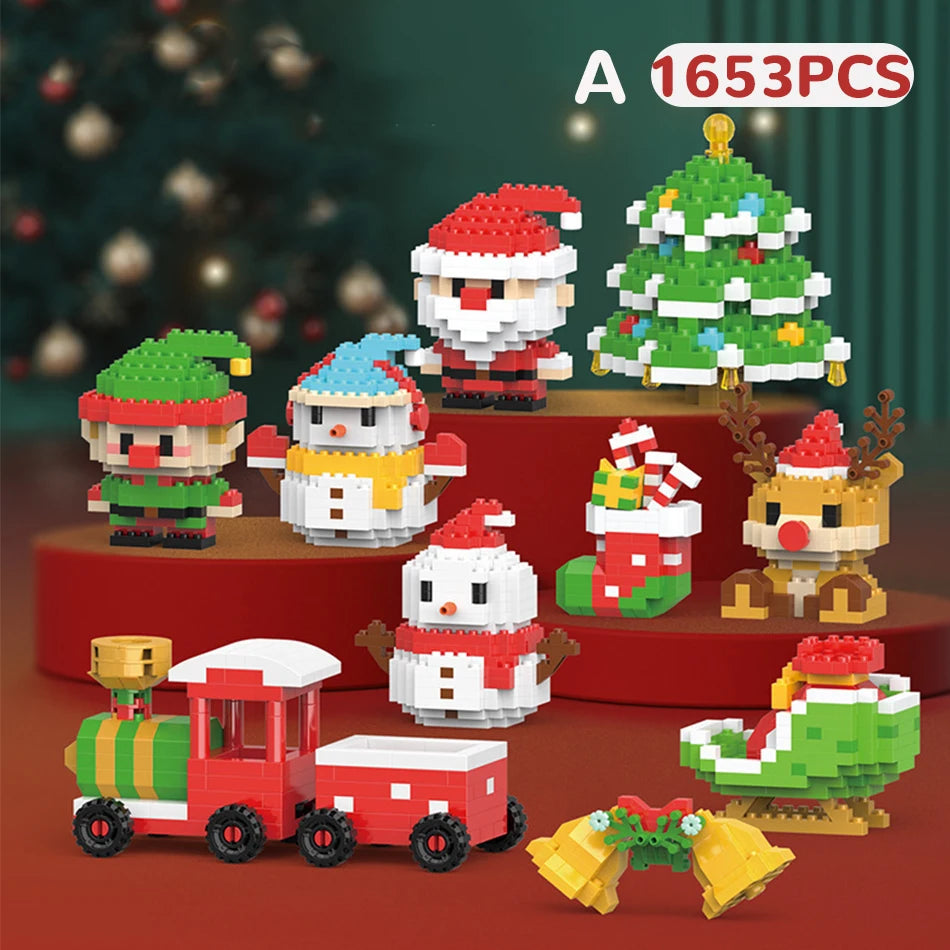 Un ensemble de mini figurines de construction de Noël incluant le Père Noël, des elfes et un sapin de Noël.