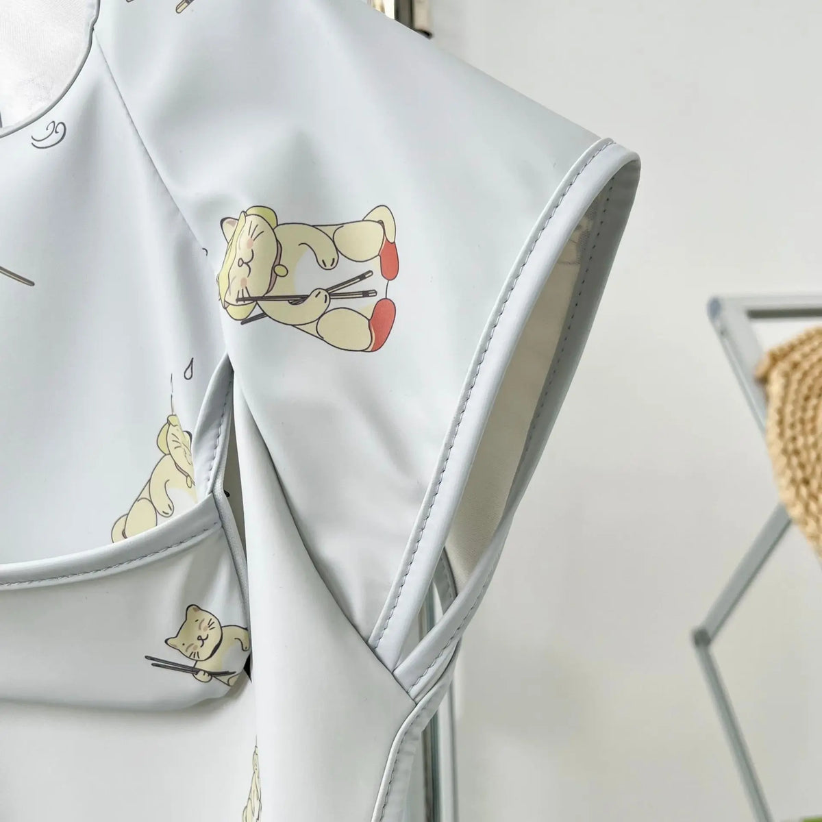 Waterproof Baby Feeding Bib with Long Sleeves