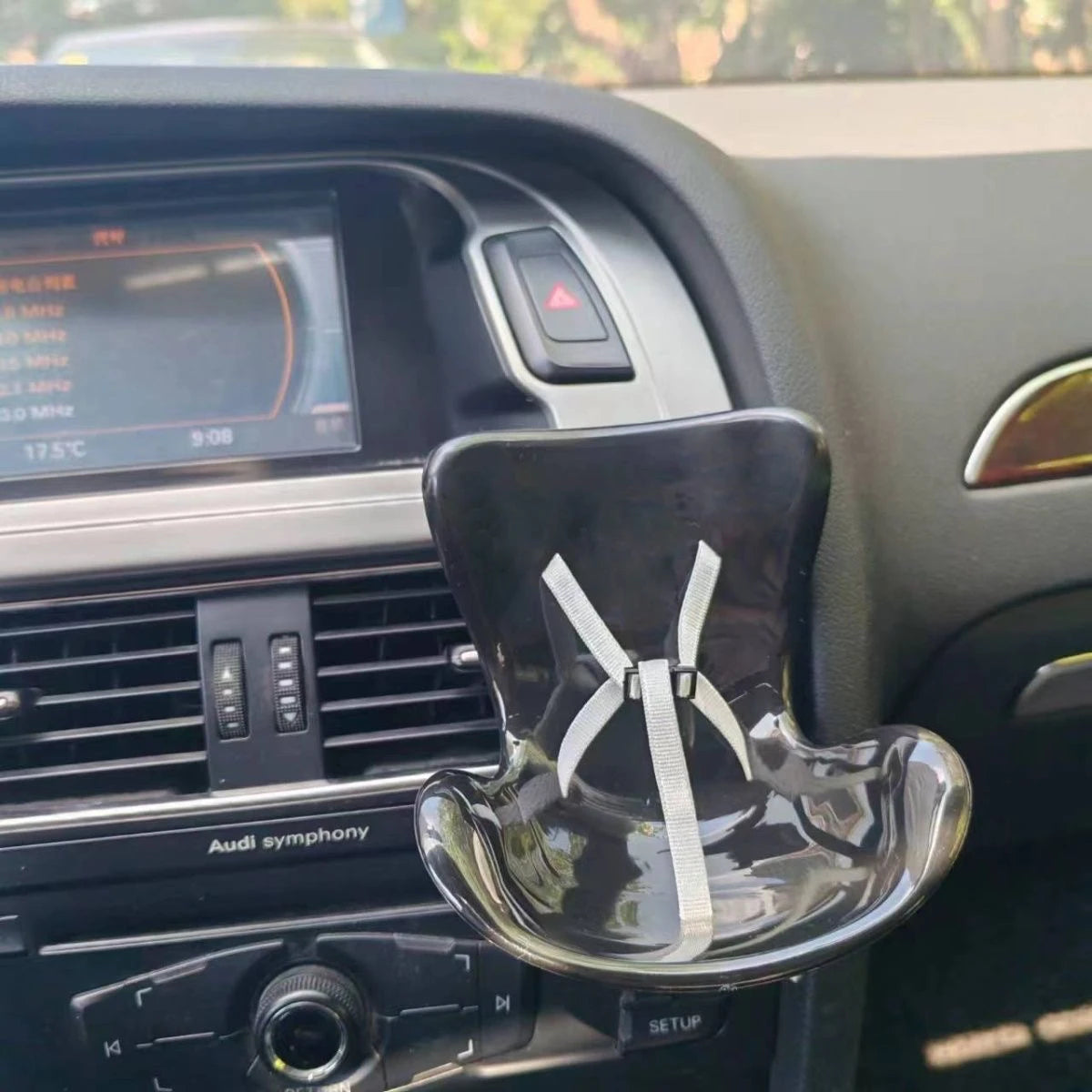 Cute Doll Car Seat & Air Vent Aromatherapy Holder