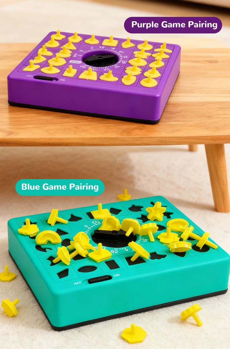 Deux paires de puzzles 3D violets et bleus pour enfants sur une table en bois.