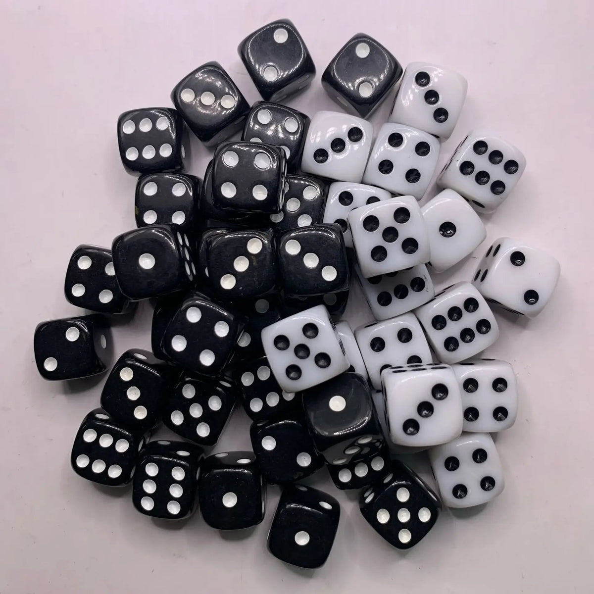 Acrylic Dice Set – 100 Colorful 14mm Dice for Games, Parties & Learning