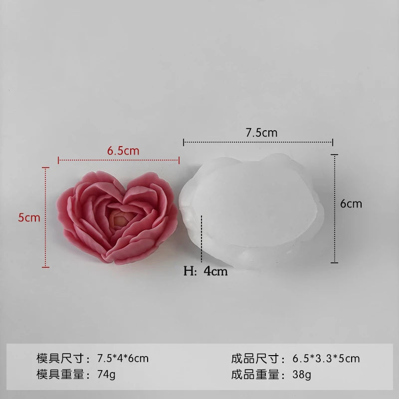 Heart-shaped silicone mold for crafts with dimensions 6.5cm x 3.3cm x 5cm and a weight of 38g