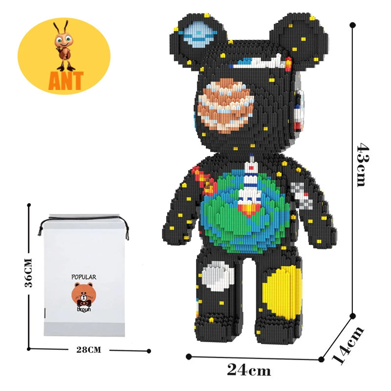Schwarzer Bären-Bausteinfigur mit farbigen Akzenten und einem Ameisen-Icon neben den Verpackungsabmessungen.