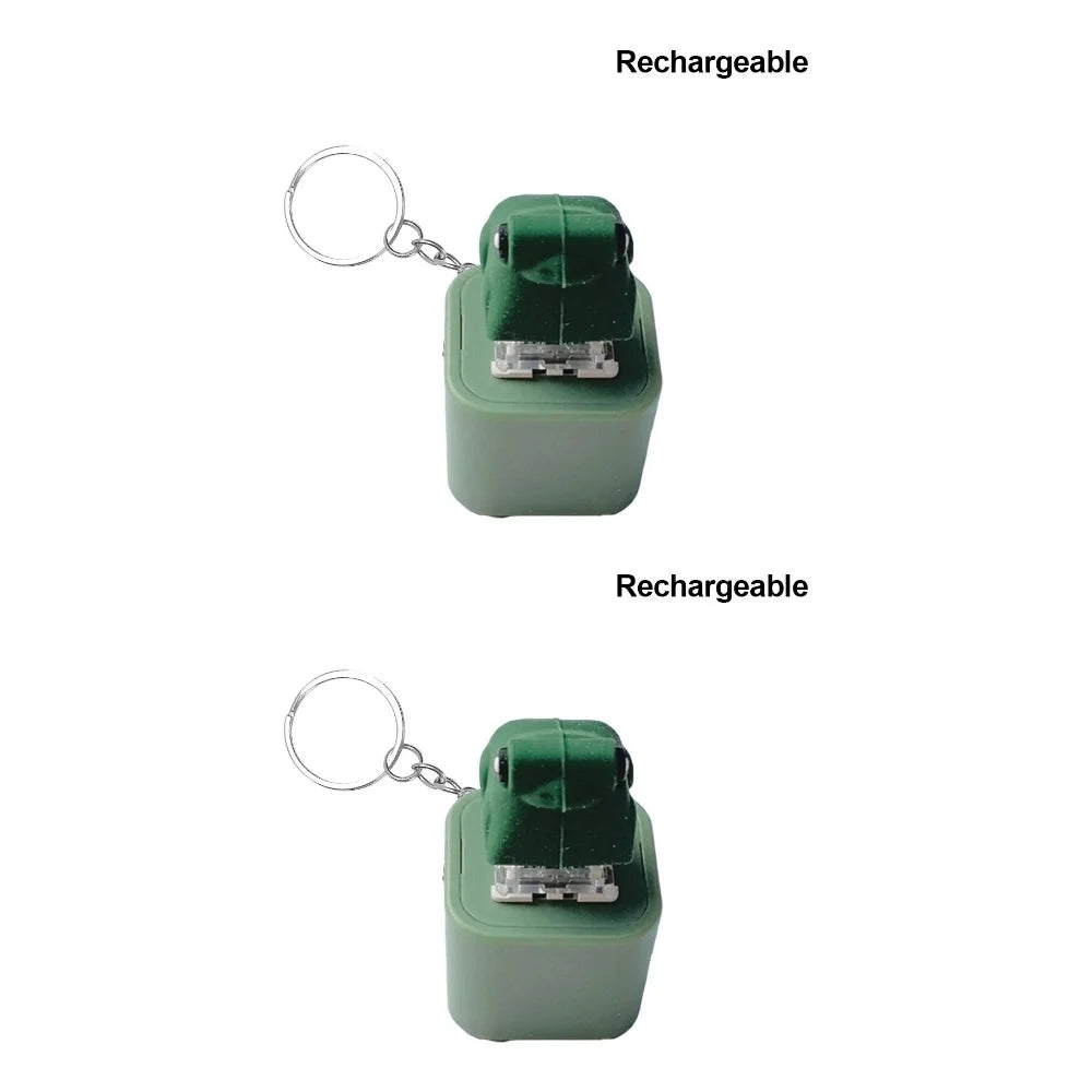 Grüner, wiederaufladbarer, froschförmiger Stressball-Anhänger mit Metallring.