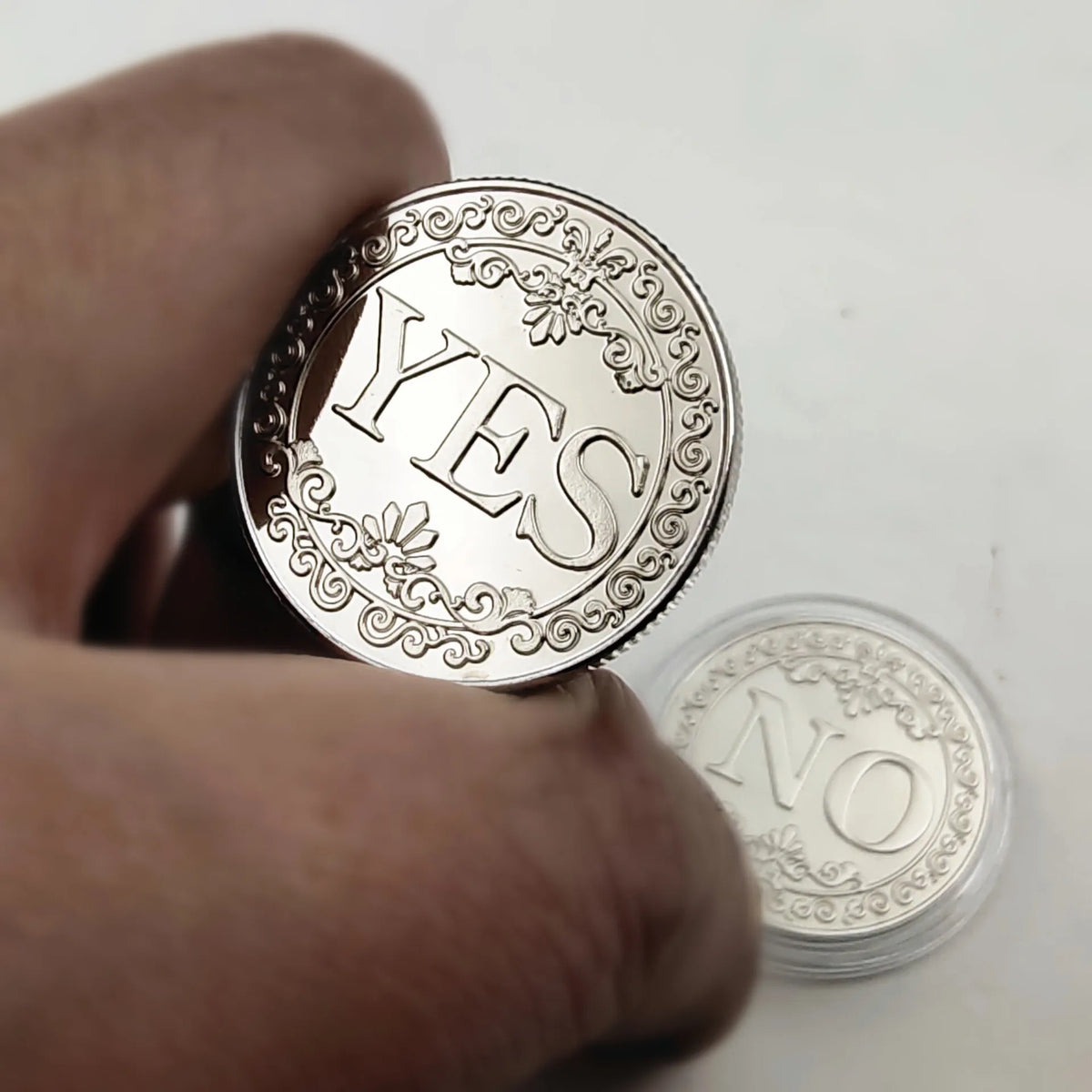 Yes or No Decision-Making Coin – Double-Sided Commemorative Badge