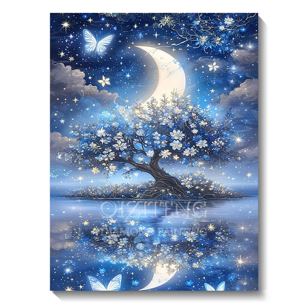Scène fantastique avec une lune croissante lumineuse, un arbre couvert de fleurs blanches et un papillon sur fond bleu profon