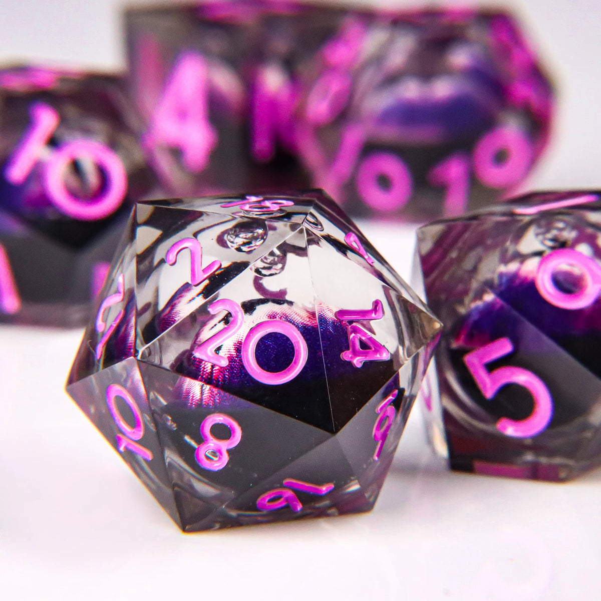 Liquid Core Polyhedral Dice Set – 7 Sharp-Edge Resin Dice with Swirling Quicksand