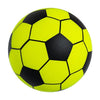 Un ballon de football jaune vif et noir avec un design traditionnel à panneaux.