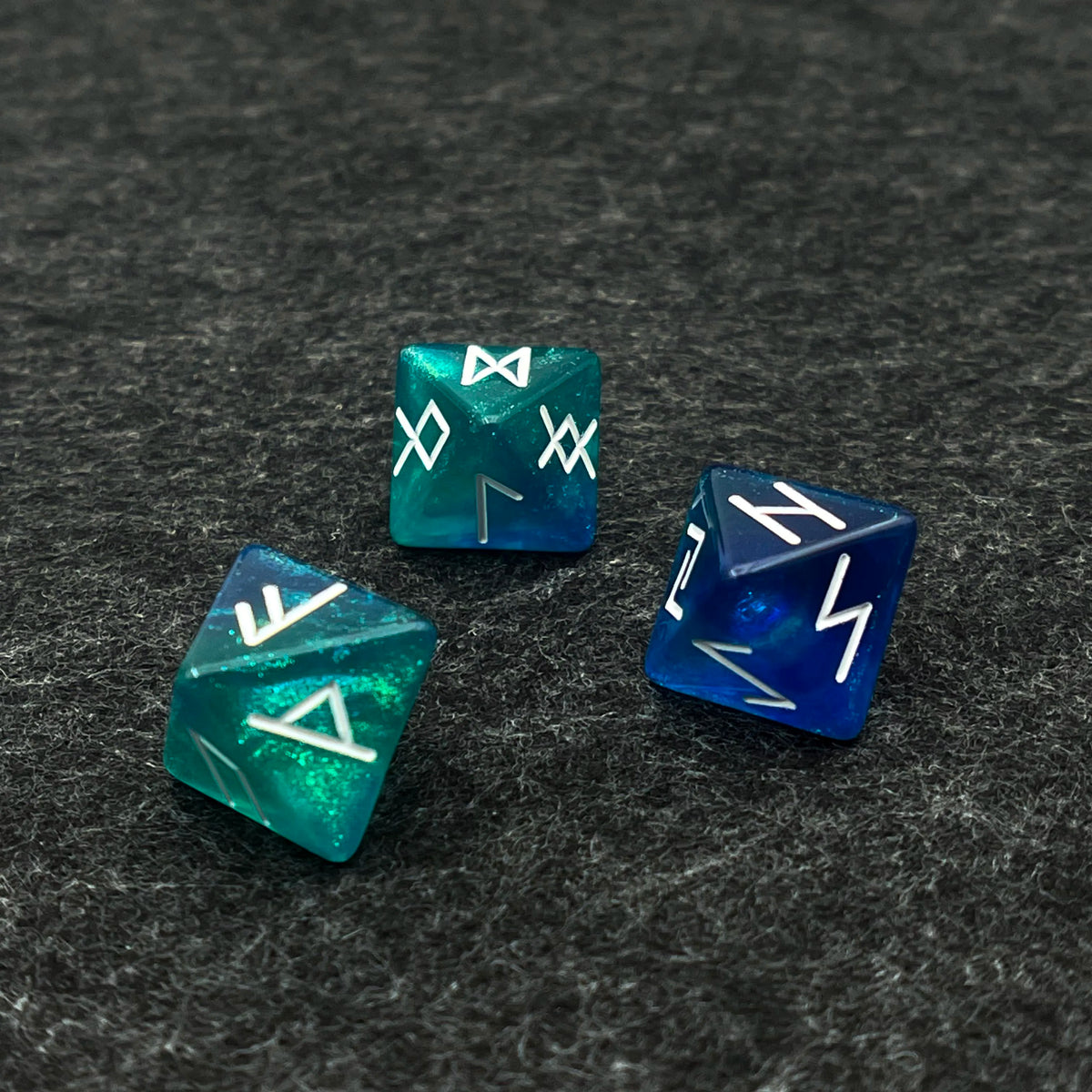 Galaxy Rune Dice Set – 8-Sided Polyhedral Dice for Divination & Games