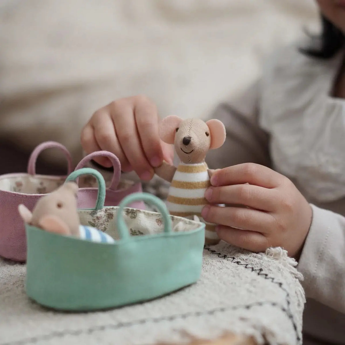Mini Mouse Plush Doll – Soft Hand Puppet Toy for Kids