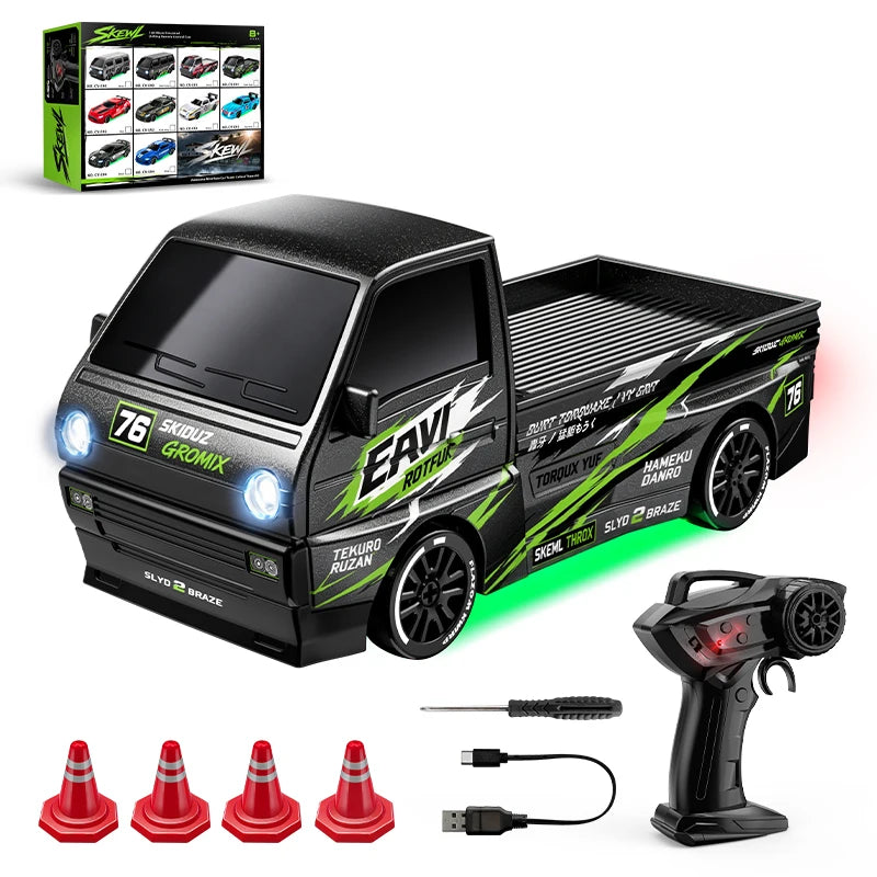 Modèle de voiture de course de dérapage à l'échelle 1:64 noire avec accessoires et emballage.
