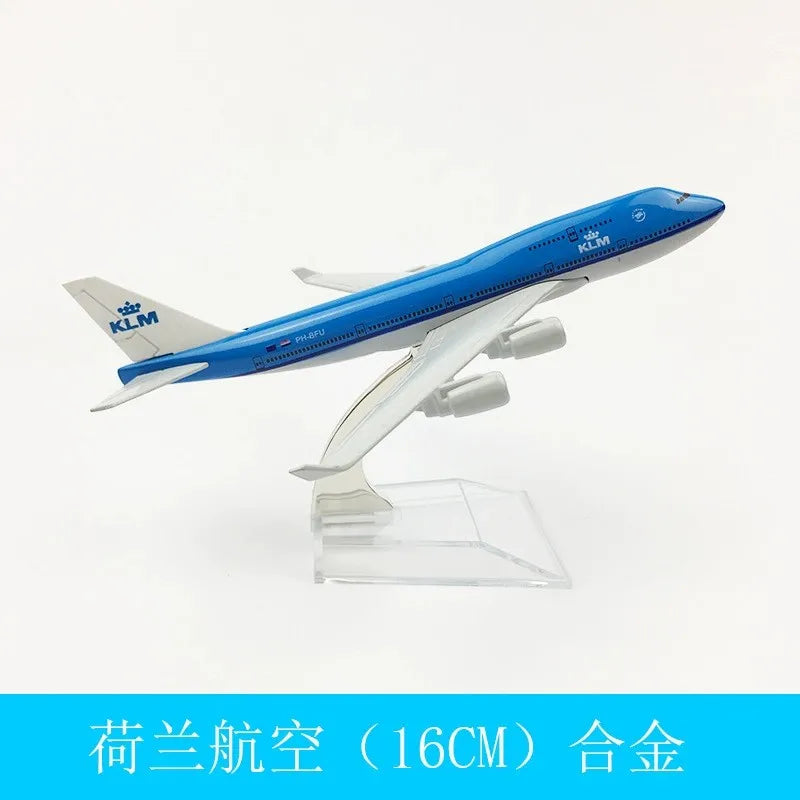 Diecast Metal Boeing Aircraft Model – 16 cm Collectible Display Piece
