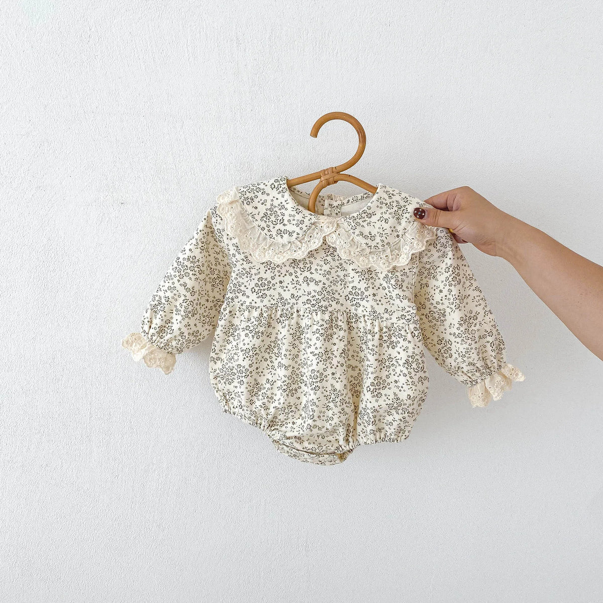 Baby Girls Lace-Trim Cotton Romper with Floral Details