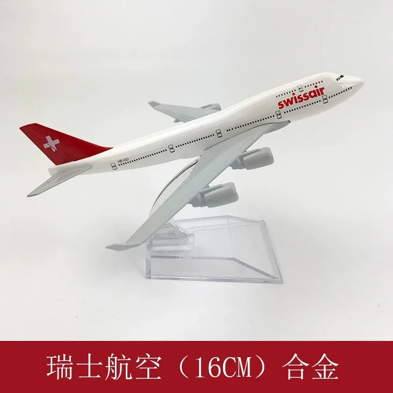 Diecast Metal Boeing Aircraft Model – 16 cm Collectible Display Piece