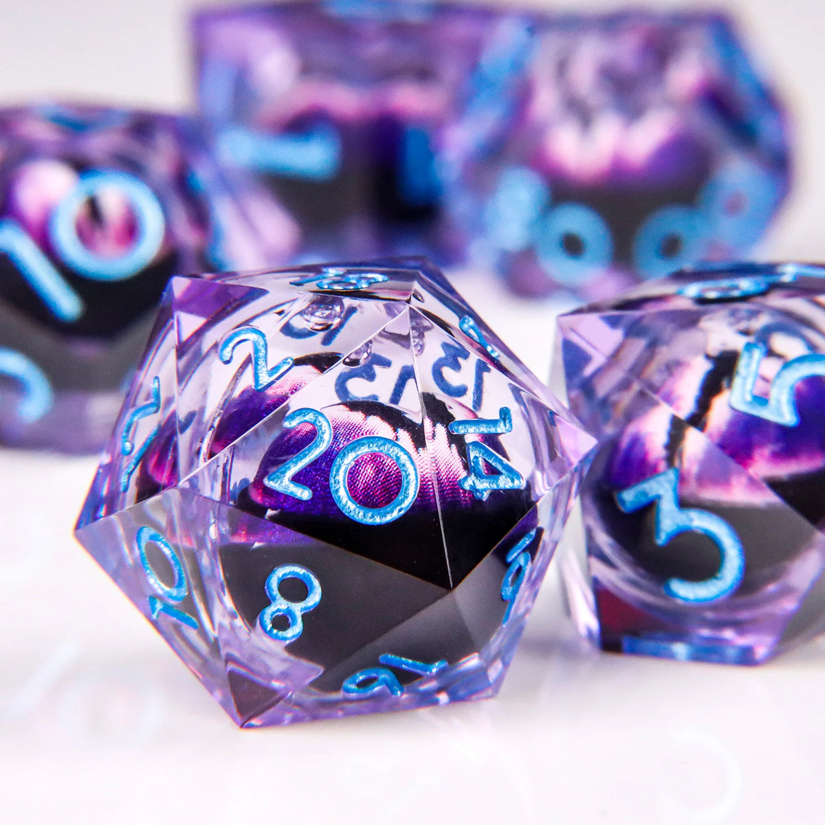 Liquid Core Polyhedral Dice Set – 7 Sharp-Edge Resin Dice with Swirling Quicksand