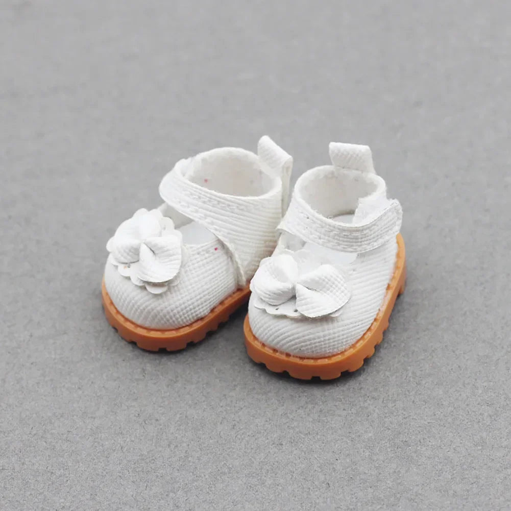 Pair of white casual sneakers with orange soles for 17cm Labubu dolls