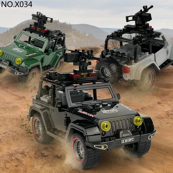 Drei militärische Geländewagen-Bausteine mit Maschinengewehren in staubiger Außenumgebung