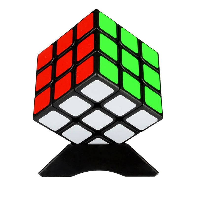 لغز مكعب سحري 3x3 بألوان أحمر وأخضر وأبيض.